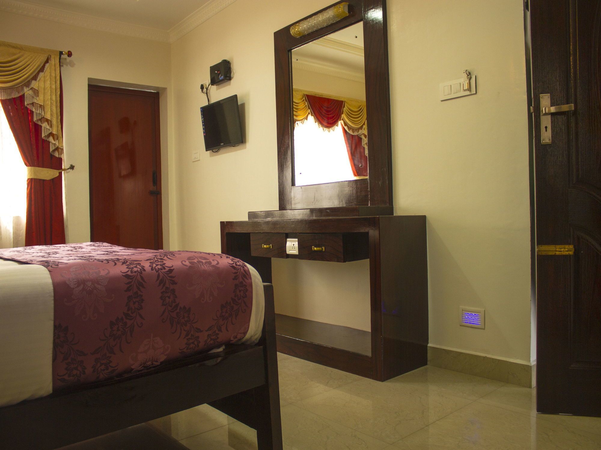 Oyo 3217 Kurinji Residency Hotel Ооти Екстериор снимка